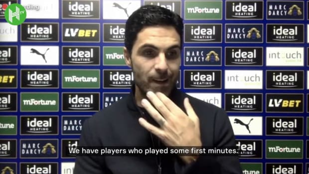 Arteta feels return of fans could boost 'showman' Aubameyang